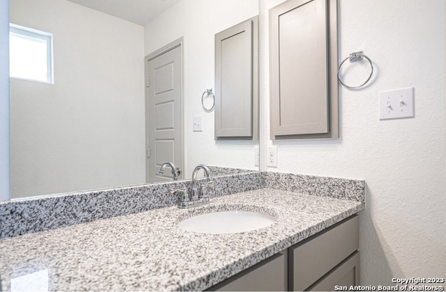 Image 28 of 30 For 2085 Silver Oak Dr