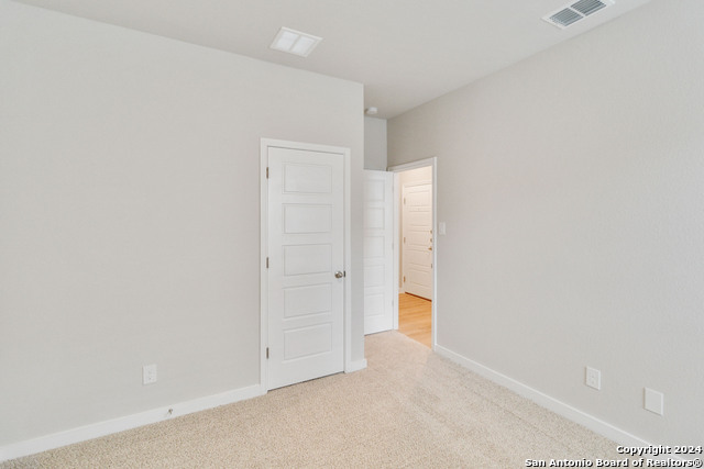 Listing photo id 23 for 339 Cross Barn Blvd