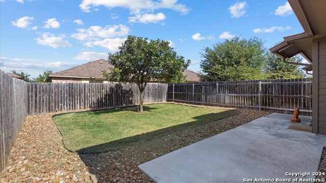 Image 16 of 17 For 688 Creekside Cir