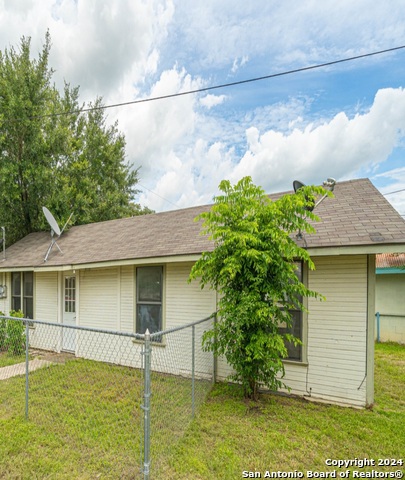 Details for 124 Carroll St S, Poth, TX 78147