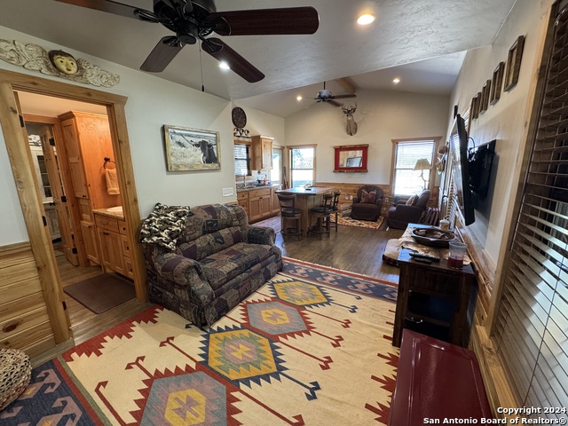 Listing photo id 5 for 174 12 Mile Crossing Rd W