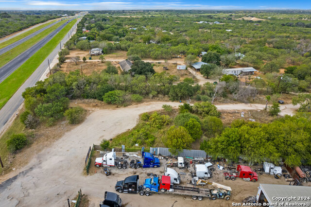 Image 4 of 10 For 16825 Interstate 35