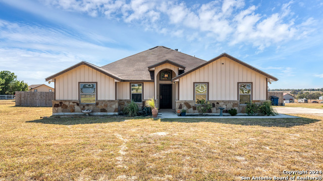 Details for 165 Lakeview Cir, La Vernia, TX 78121