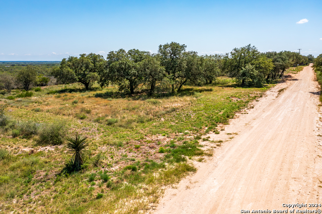 Details for Cr 6642 Cr 6642, Devine, TX 78016