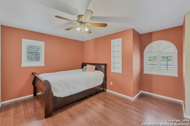 Listing photo id 24 for 2929 Overview Dr