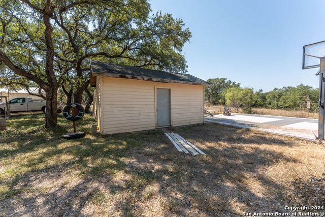 Listing photo id 43 for 2929 Overview Dr