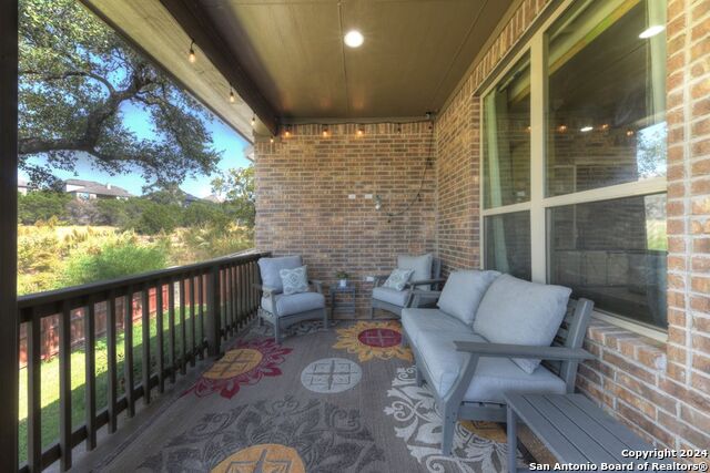 Listing photo id 30 for 28968 Windlesham Way