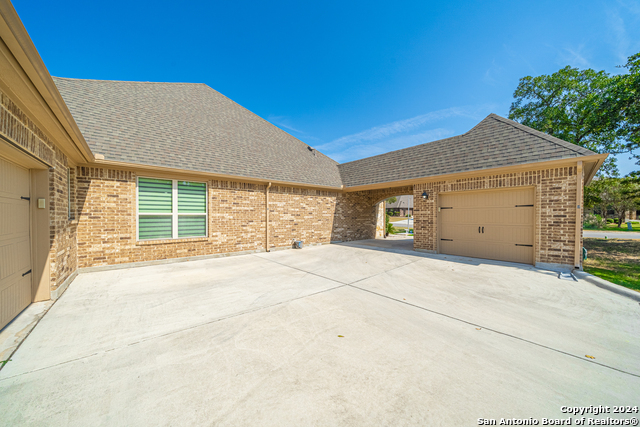 Image 8 of 52 For 30148 Setterfeld Cir