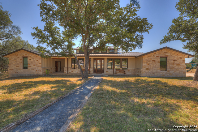 Details for 1802 Mountain Valley Dr, ConCan, TX 78838