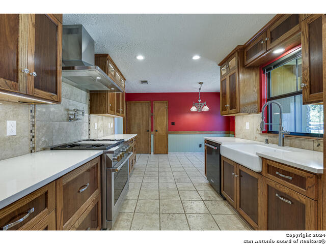 Listing photo id 8 for 1401 Mt Sharp Rd