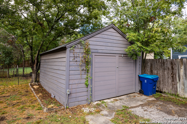 Image 19 of 20 For 311 Surber St