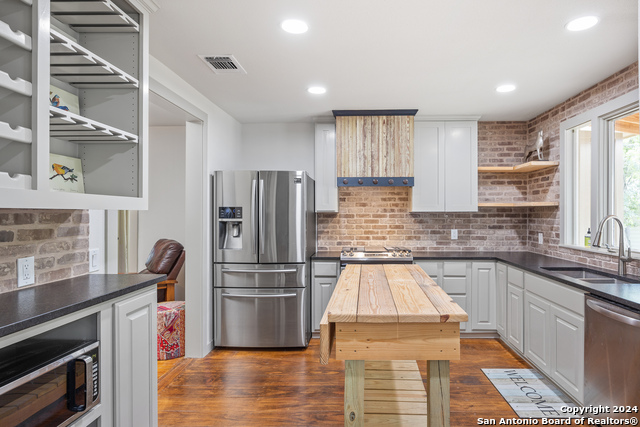 Image 8 of 20 For 311 Surber St