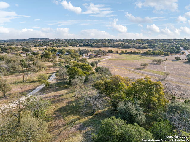 Listing photo id 25 for 246 Stoneleigh Road