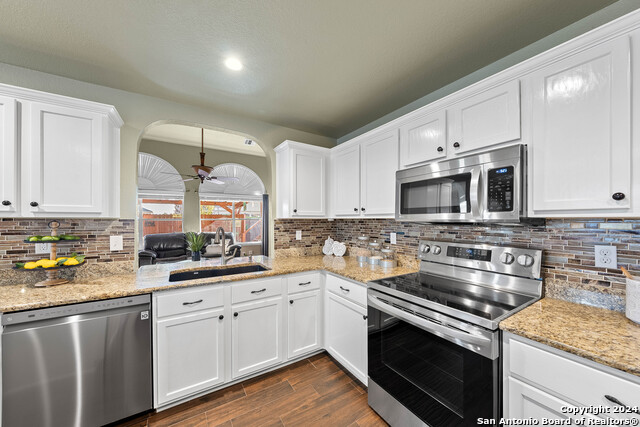 Image 11 of 43 For 7803 Beechnut Oak