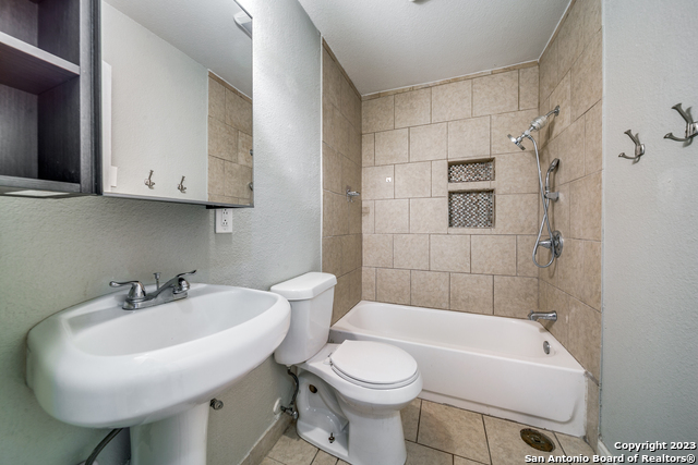 Image 11 of 12 For 2406 Ingleside Dr