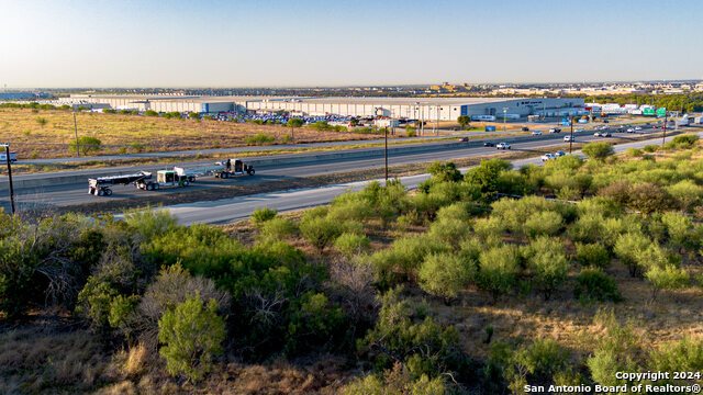 Image 6 of 17 For 4261 Interstate 35 N