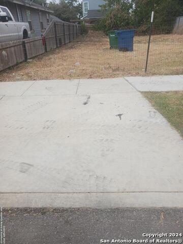 Image 4 of 4 For 419 Olive St S