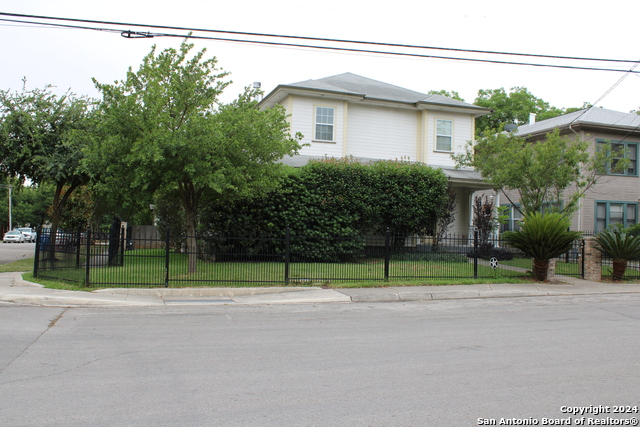 Details for 522 Locust St E, San Antonio, TX 78212