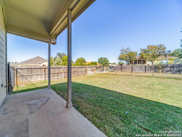 Listing photo id 21 for 102 Giverny  