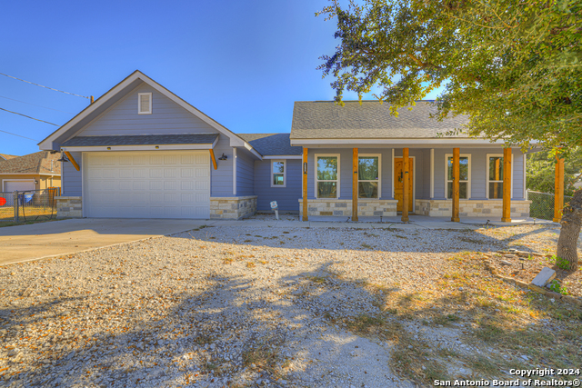 Details for 1590 Cottonwood Rd, Fischer, TX 78623