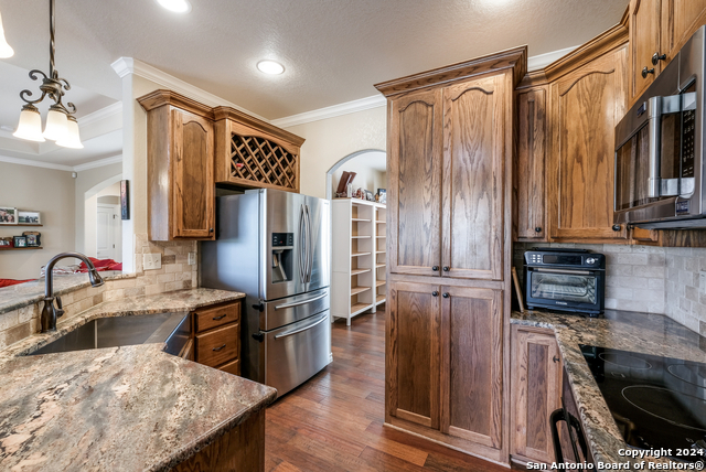 Listing photo id 9 for 1138 Royal Eagle