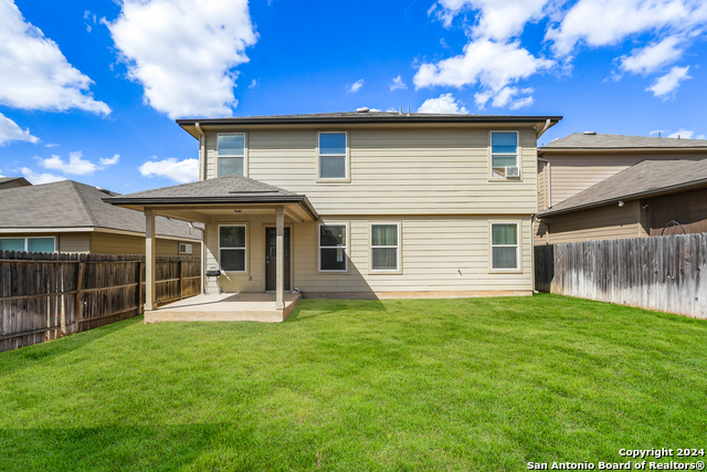 Listing photo id 26 for 7422 Equinox Corner