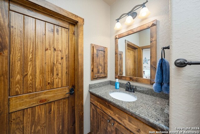 Listing photo id 23 for 112 Juniper Pt