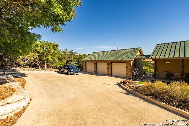 Listing photo id 65 for 112 Juniper Pt