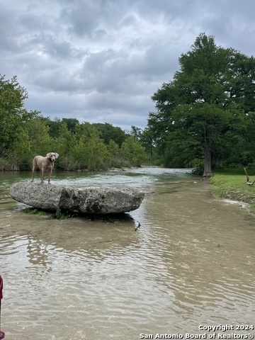 Listing photo id 27 for 416 Cold Spring River