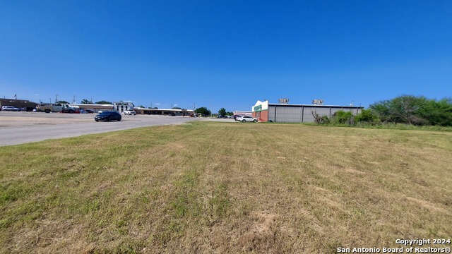 Listing photo id 1 for 115 Dixon Dr