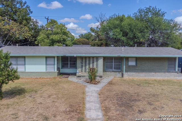 Details for 131 Brettonwood Dr, San Antonio, TX 78218