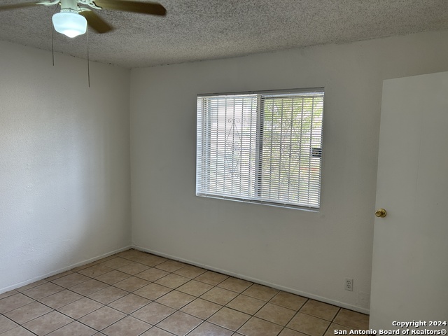 Listing photo id 2 for 11017 Baywood Dr  2