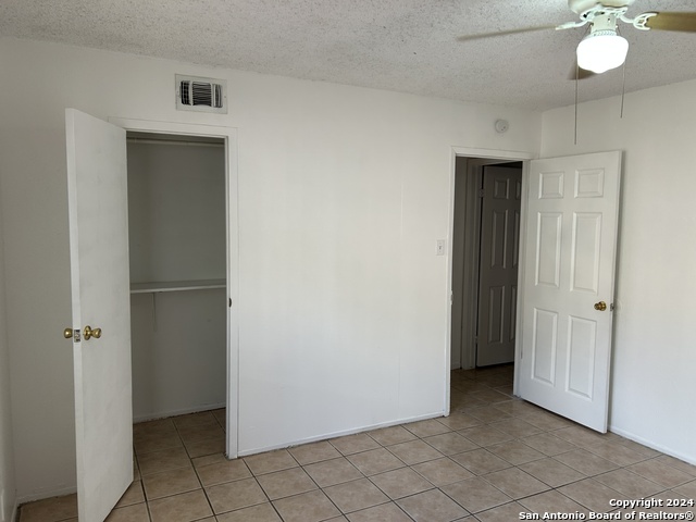 Listing photo id 3 for 11017 Baywood Dr  2