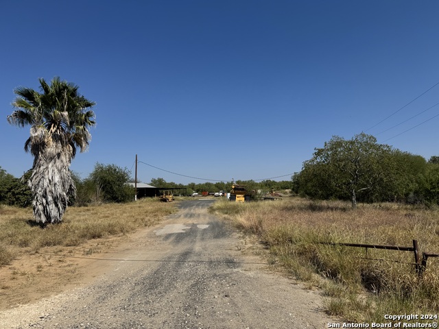 Image 6 of 21 For 2700 Old Uvalde