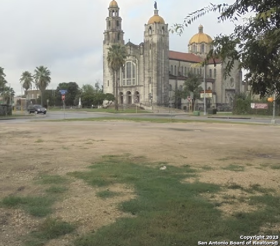 Details for 1802 Zarzamora St N, San Antonio, TX 78201