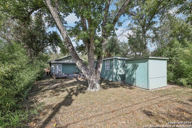 Image 41 of 49 For 1112 Huisache Ave W