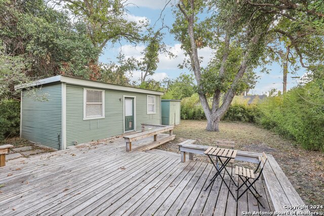 Image 46 of 49 For 1112 Huisache Ave W