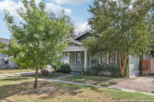 Image 6 of 49 For 1112 Huisache Ave W