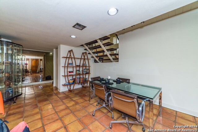 Image 3 of 30 For 3102 Eisenhauer Rd  1a