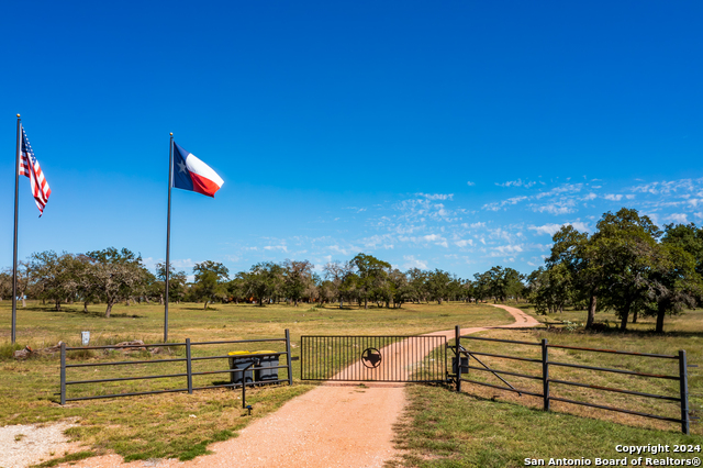 Details for 10 Das Landing, Fredericksburg, TX 78624