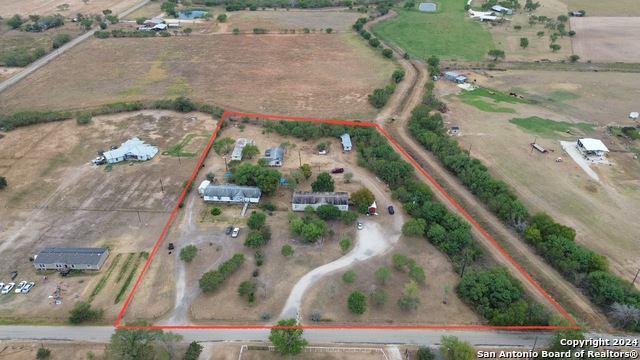 Details for 673 County Road 665, Devine, TX 78016