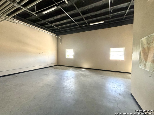 Listing photo id 0 for 9342 Loop 410 B-1