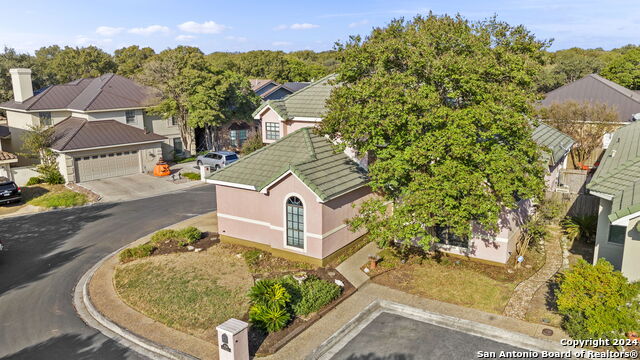 Image 14 of 40 For 13746 Bluff Villas Ct.