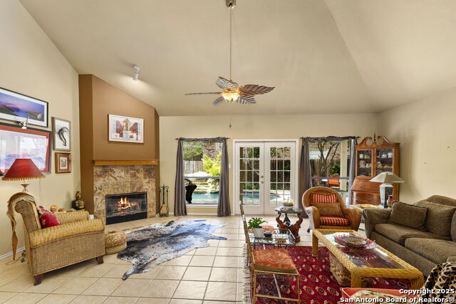 Image 27 of 40 For 13746 Bluff Villas Ct.