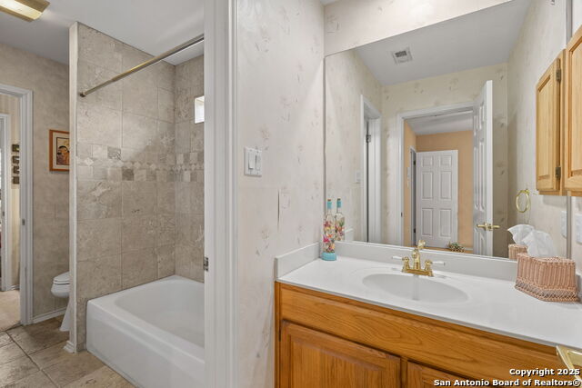 Image 38 of 40 For 13746 Bluff Villas Ct.