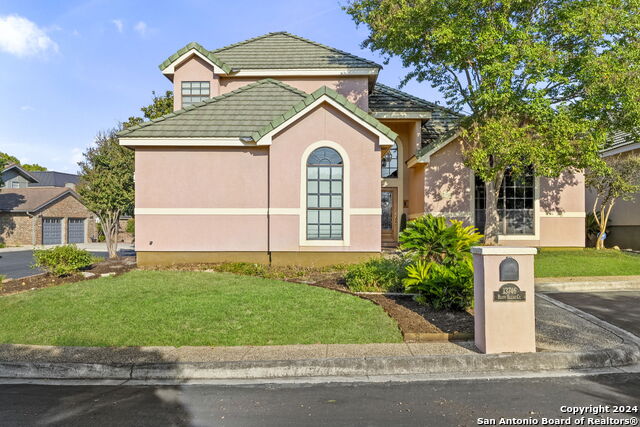 Image 8 of 40 For 13746 Bluff Villas Ct.