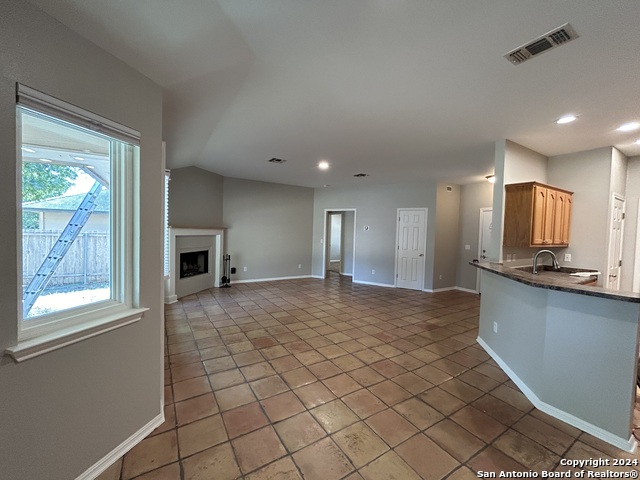 Image 4 of 11 For 2171 Bentwood Dr