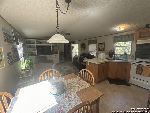 Image 14 of 58 For 7971 Pronghorn Dr