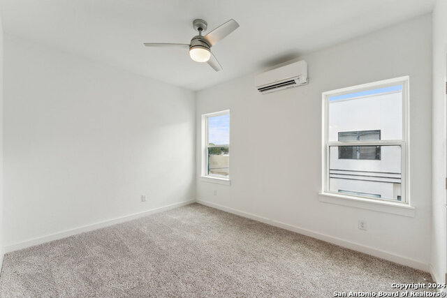 Image 12 of 33 For 1735 Gramercy Pl #201 W