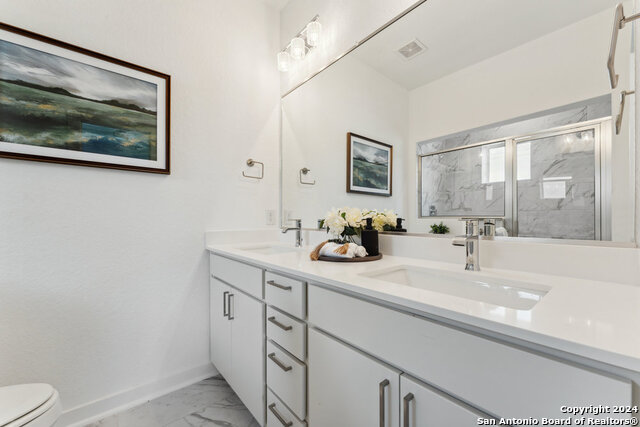 Image 15 of 33 For 1735 Gramercy Pl #201 W